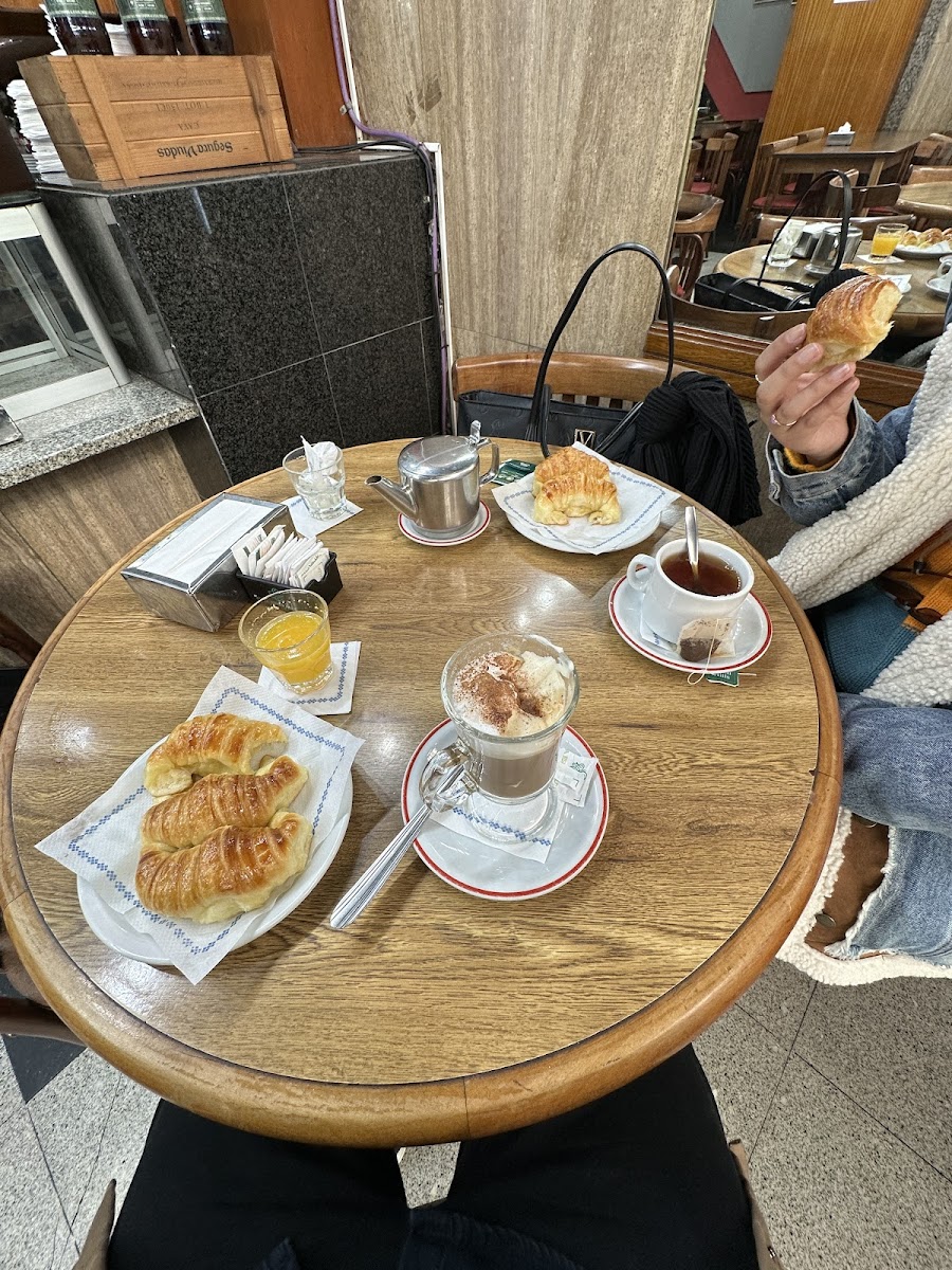 Cafe Florida Restobar-3